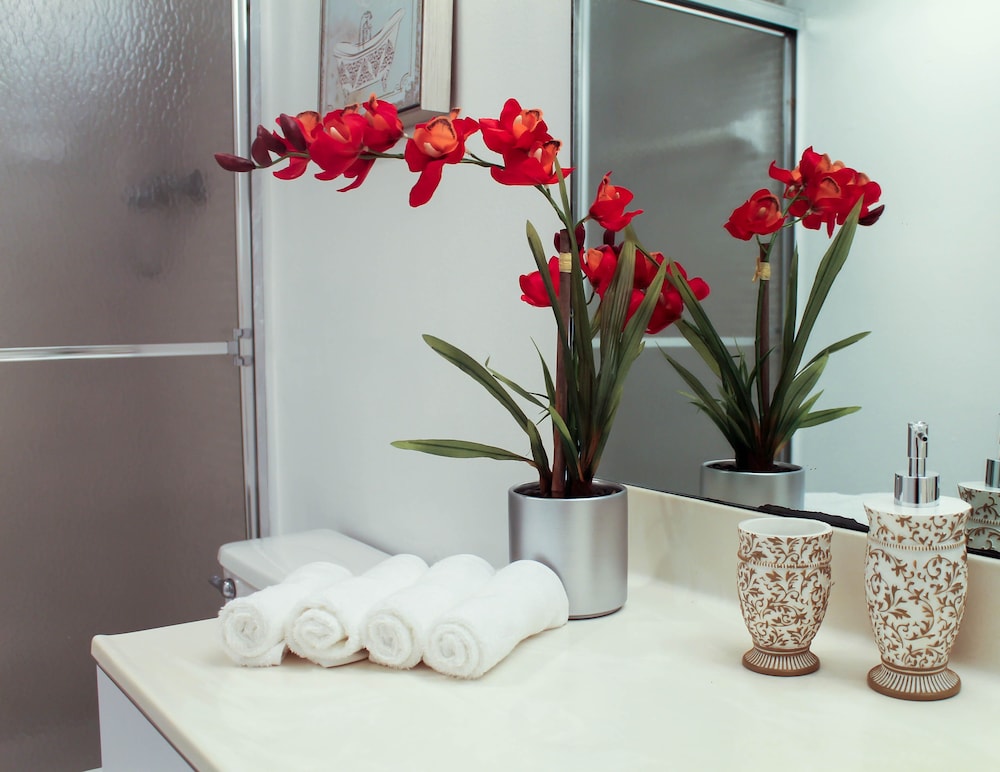 Sunny Isles Suites - photo 22
