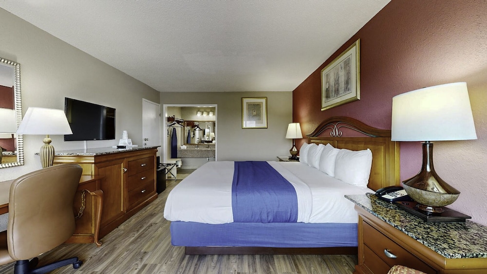 Days Inn by Wyndham Orlando Downtown - photo 16