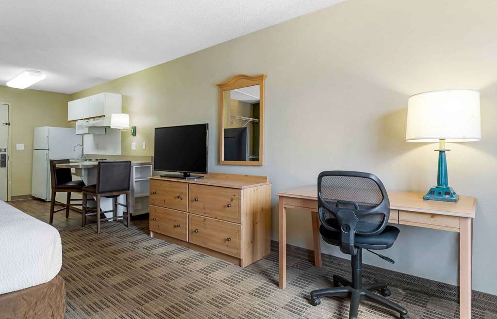 Extended Stay America Suites Houston Galleria Uptown - photo 20