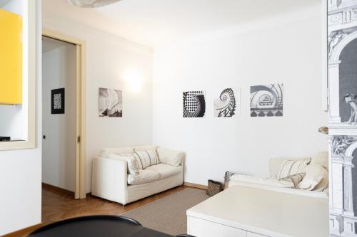 Elegante Bilocale in Montenapoleone Brera — 4-Star Luxury Hotel in Milan, Italy