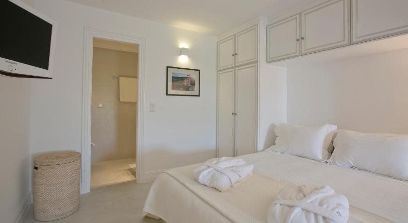 Zoe’s Club in Spetses, Greece