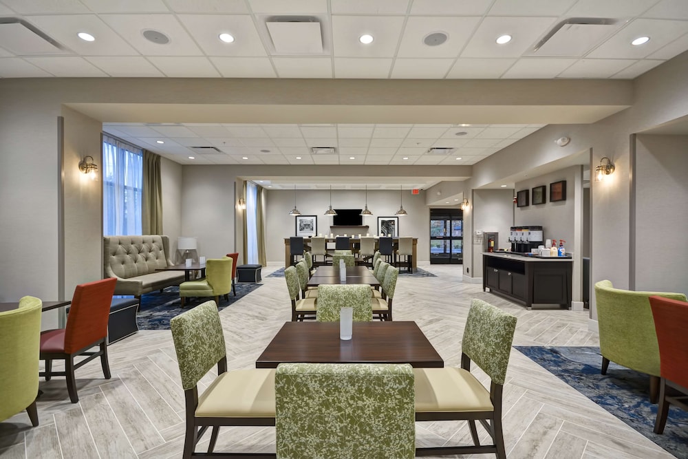 Hampton Inn Livonia Detroit - photo 26
