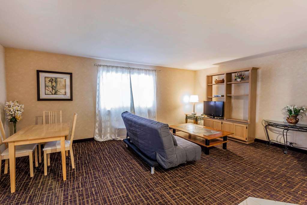 Quality Inn Near Seattle Premium Outlets - photo 19