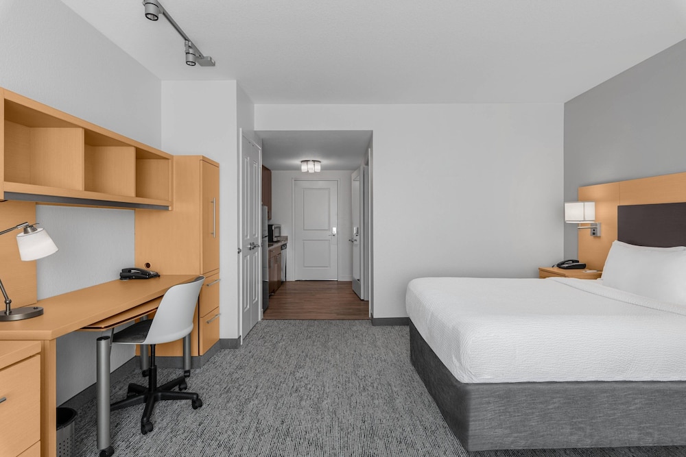 TownePlace Suites by Marriott Denver Airport at Gateway Park - photo 11