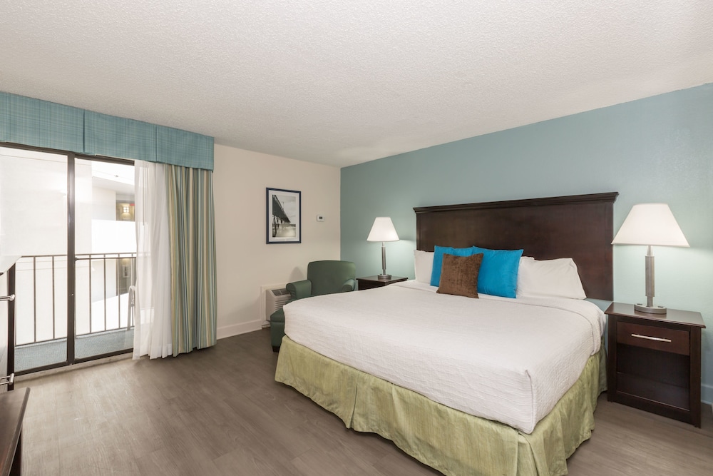 Carolinian Beach Resort by Oceana Resorts - photo 7