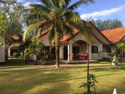 Paradis Villa B3 — 4-Star Luxury Hotel in Takua Pa, Thailand