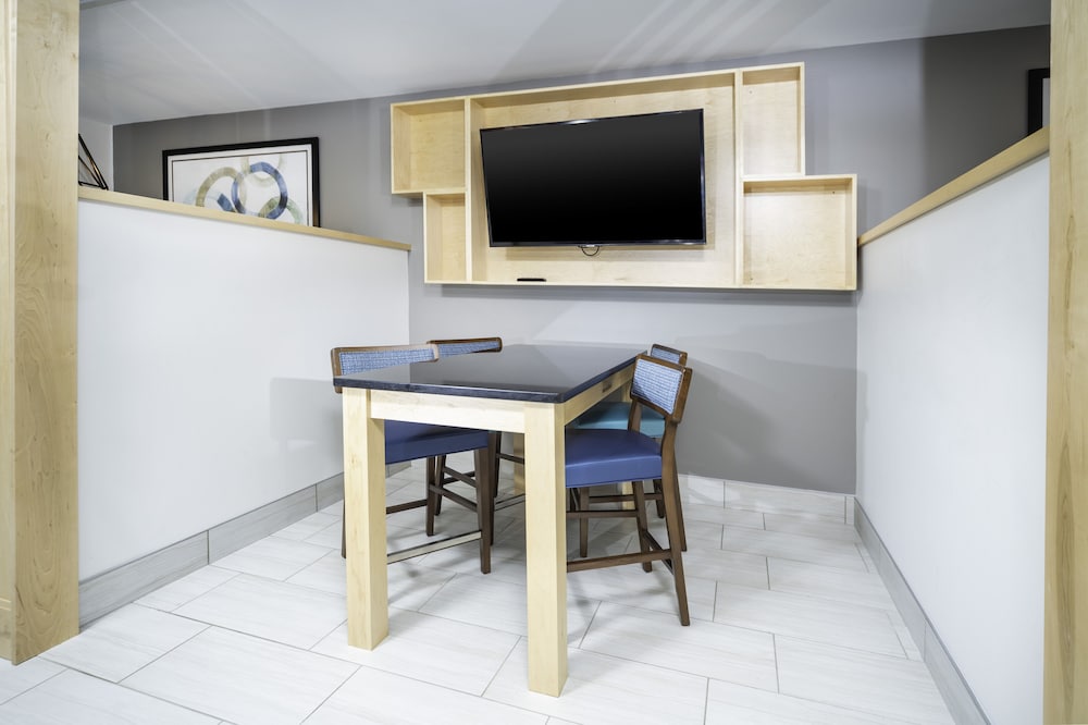 Holiday Inn Express & Suites Rock Hill by IHG - photo 58