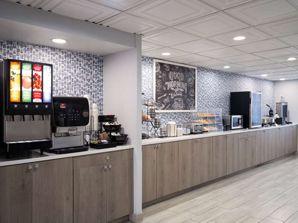 AmericInn by Wyndham Woodstock IL - photo 30