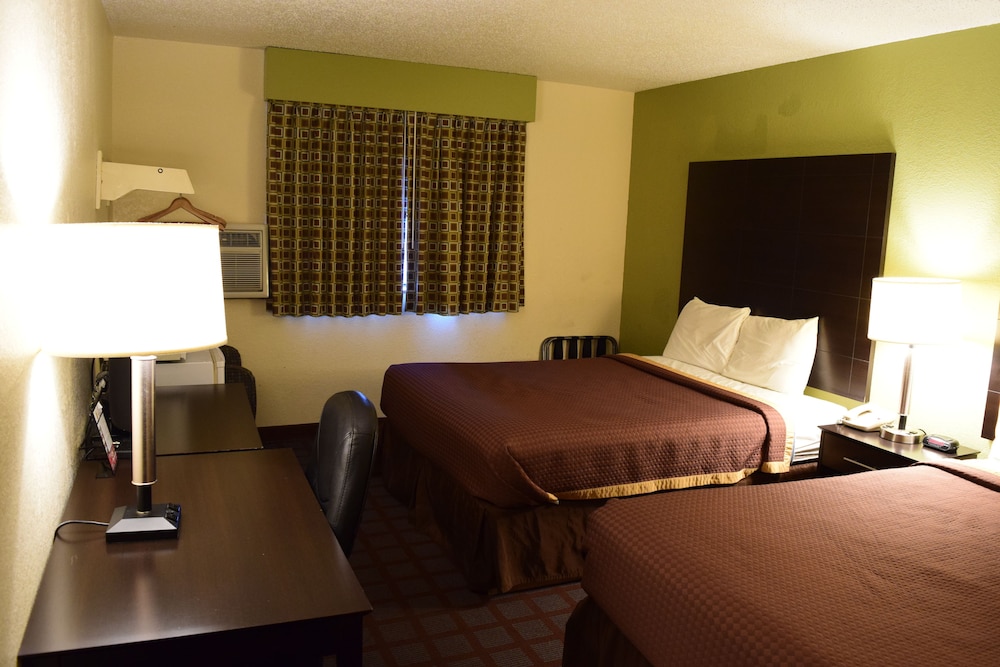 Super 8 by Wyndham Saginaw - photo 8