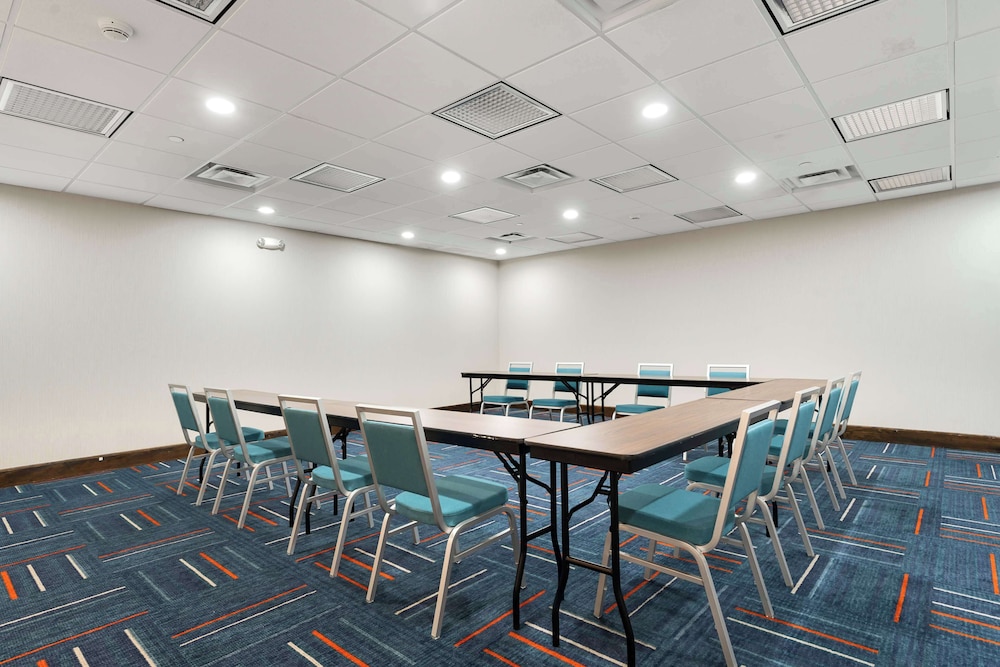 Hampton Inn Milford - photo 55