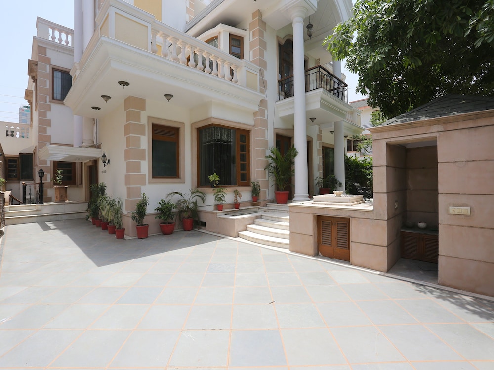 15716 The Red Orchid - last minute hotel in Gurgaon