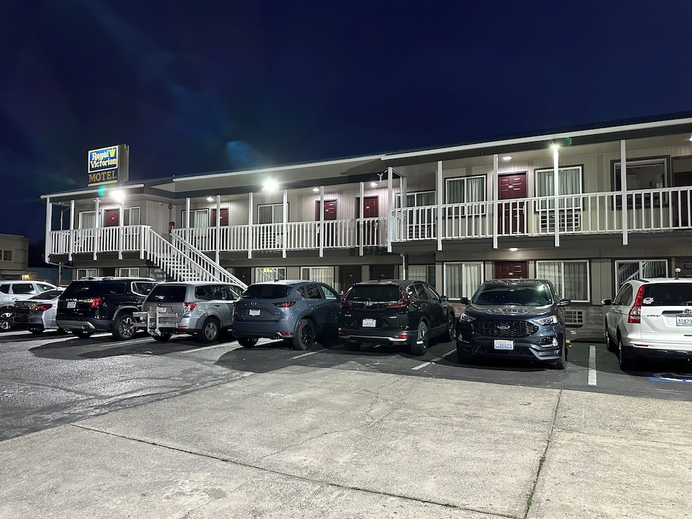 The Royal Victorian Motel - photo 54