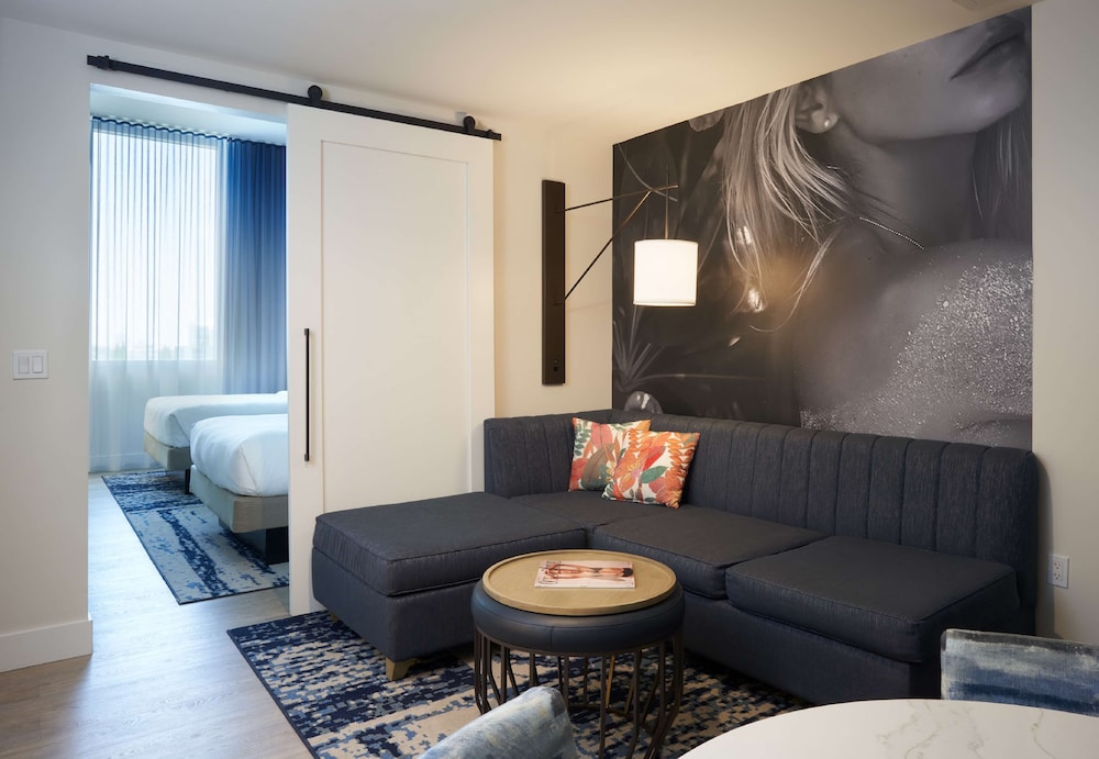 SERENA Hotel Aventura Miami Tapestry Collection by Hilton - photo 38