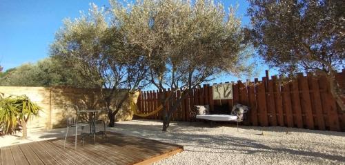 Au Cabanon - carbon neutral hotel in Unknown City