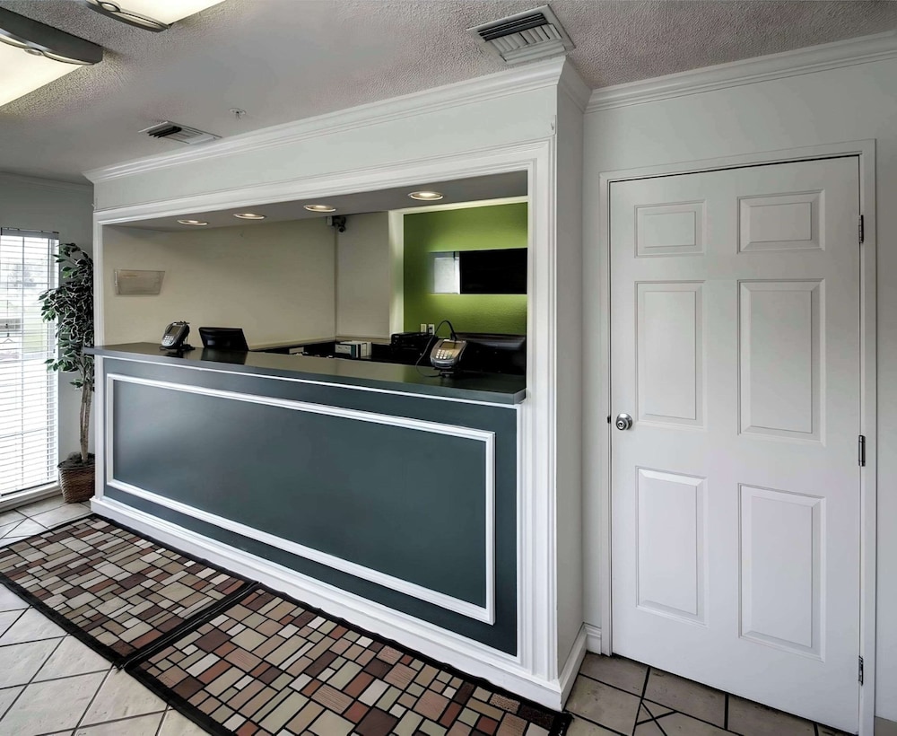 Econo Lodge Murray - photo 3