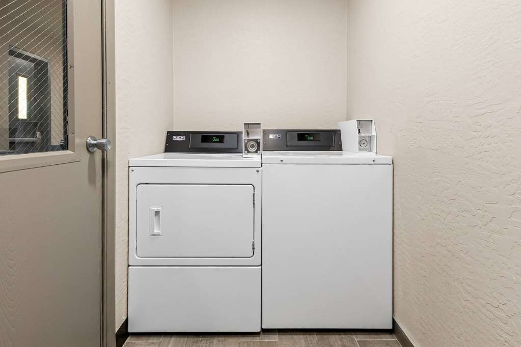 Days Inn & Suites by Wyndham Mesa Near Phoenix - photo 56
