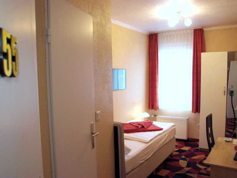 Hotel Ariana — Duesseldorf — photo 2