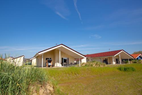 Typ E plus Pommern P Liner Haus — 4-Star Luxury Hotel in Neustadt In Holstein, Germany
