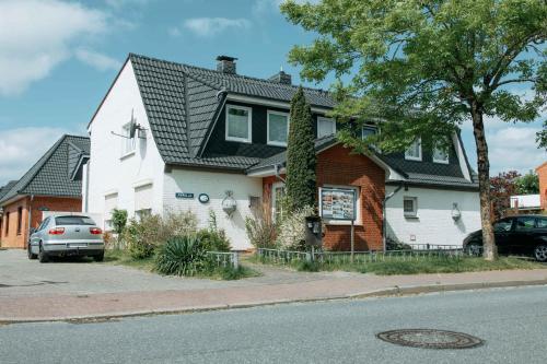 Haus Karin Ferienwohnung 2 — 4-Star Luxury Hotel in Busum, Germany