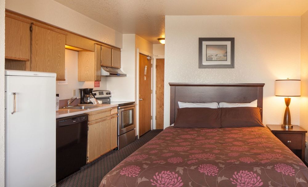 Sunset Surf Motel - photo 19