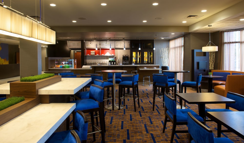 Courtyard by Marriott Bloomington - photo 39
