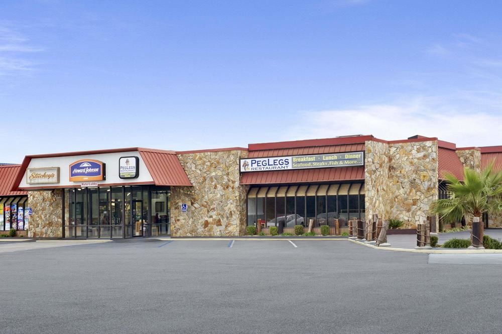 Howard Johnson by Wyndham Valdosta in Valdosta, United States