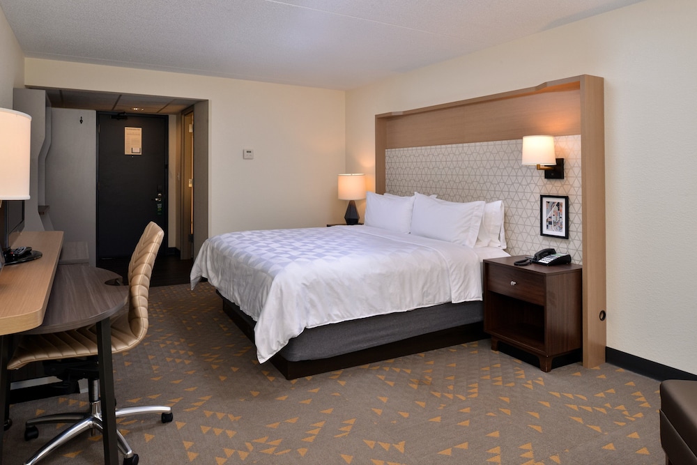 Holiday Inn Hotel & Suites Overland Park Convention Center - photo 7