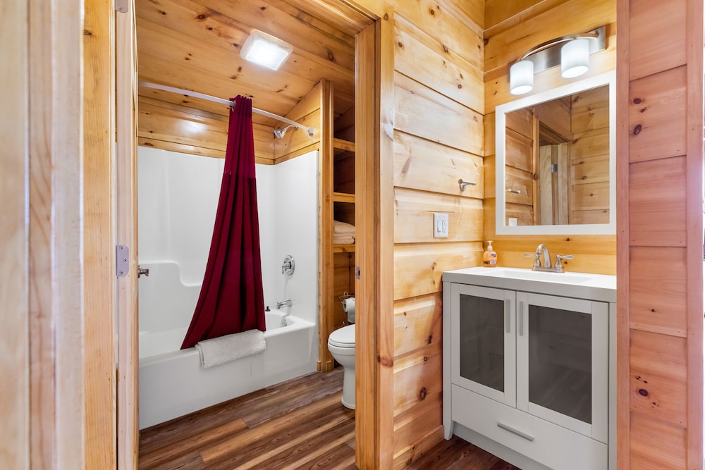 Edinboro Lake Resort Cabins - photo 31