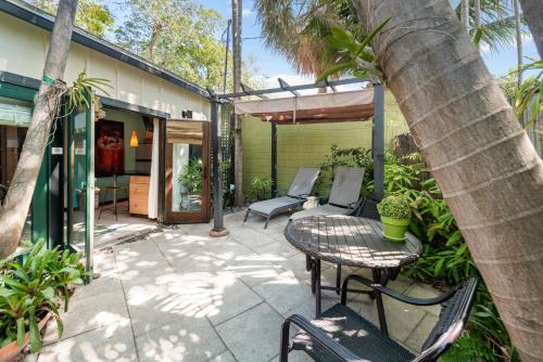 Bali Hideaway - carbon neutral hotel in Key West