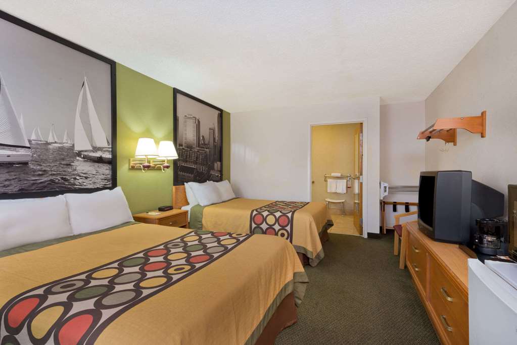 Super 8 by Wyndham Huntersville Charlotte Area - photo 14