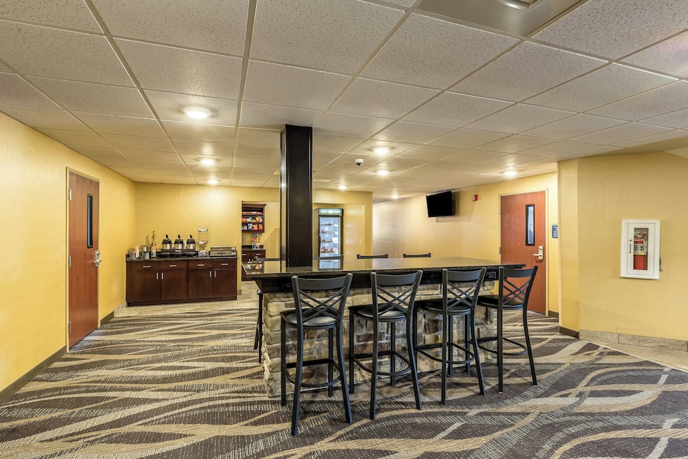 Cobblestone Inn & Suites Merrill - photo 45