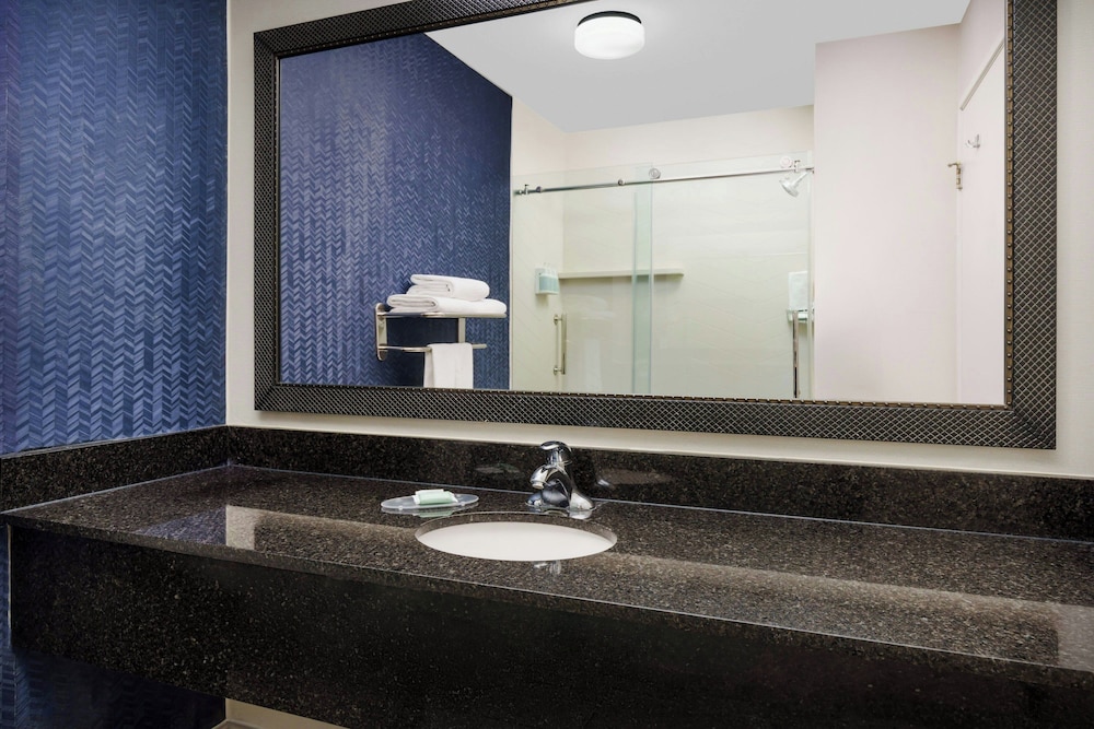 Fairfield Inn by Marriott Philadelphia Airport - photo 22