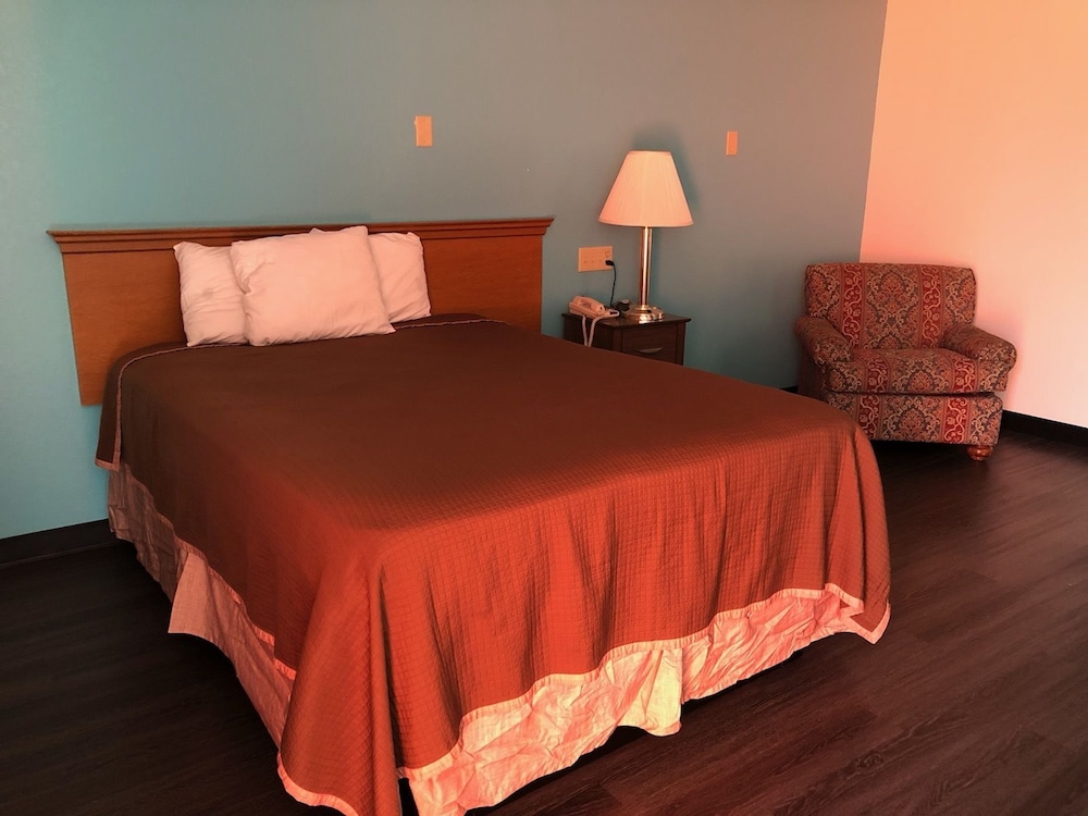 Howard Johnson by Wyndham Winter Haven FL - photo 19