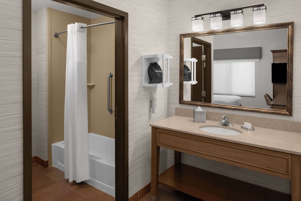 Hampton Inn & Suites Springdale Zion National Park - photo 17