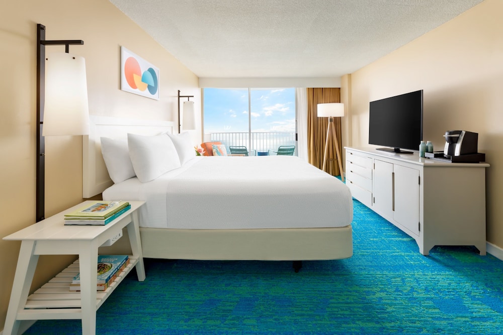 The Twin Fin Hotel - photo 13