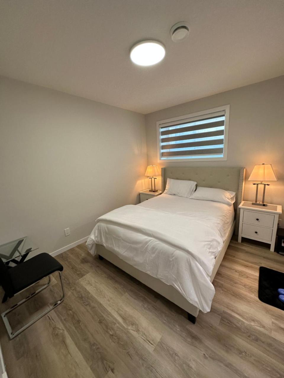 2 Bedroom 2 Washrooms Brand New Beautiful & Cozy Suite — 4-Star Luxury Hotel in Calgary, Canada