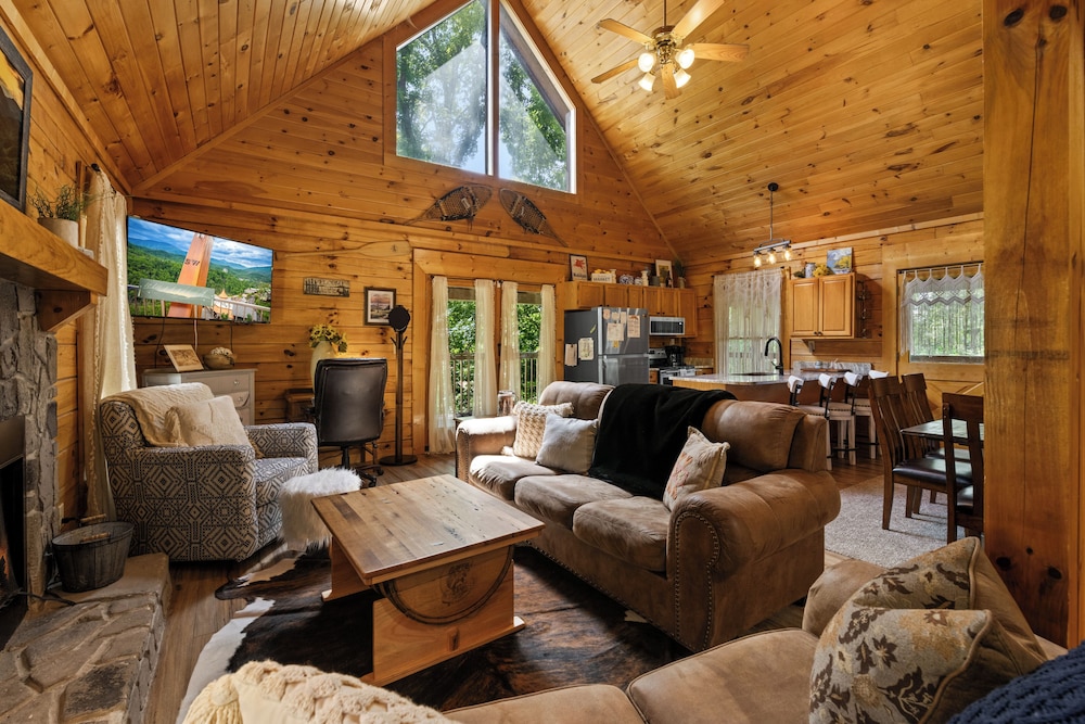Little Lake Lookout Sevierville — 5-Star Luxury Hotel in Sevierville, United States