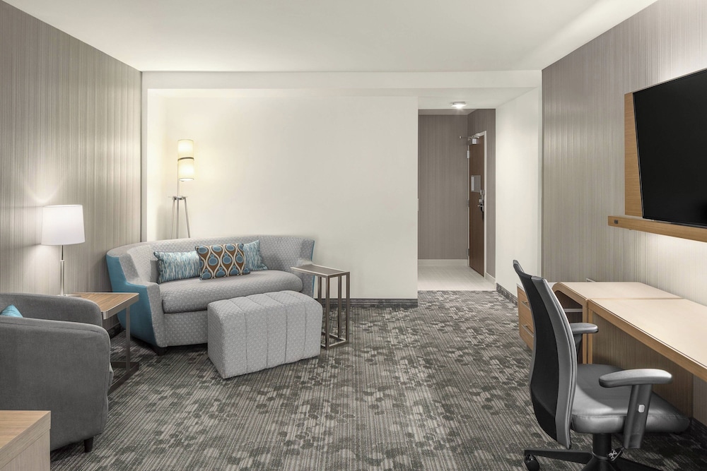 Courtyard By Marriott Seattle Northgate - photo 17