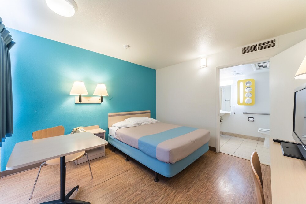 Motel 6 Deming - photo 12