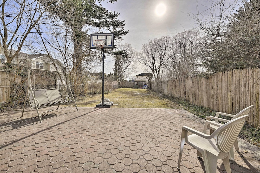 Charming New York Escape Near Central Park — hotel in Jericho