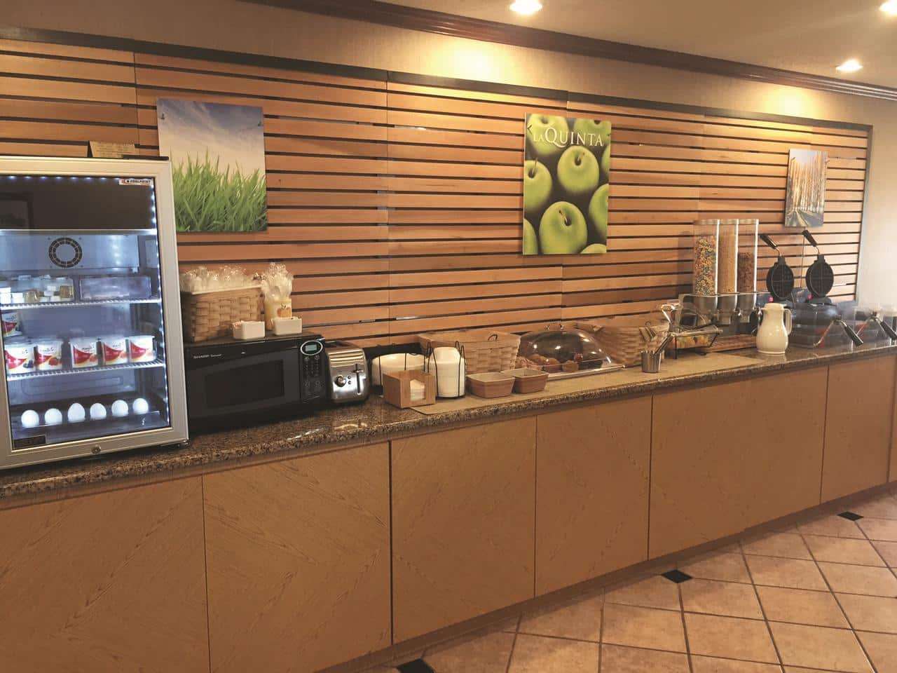 La Quinta Inn Milwaukee West Brookfield - photo 11