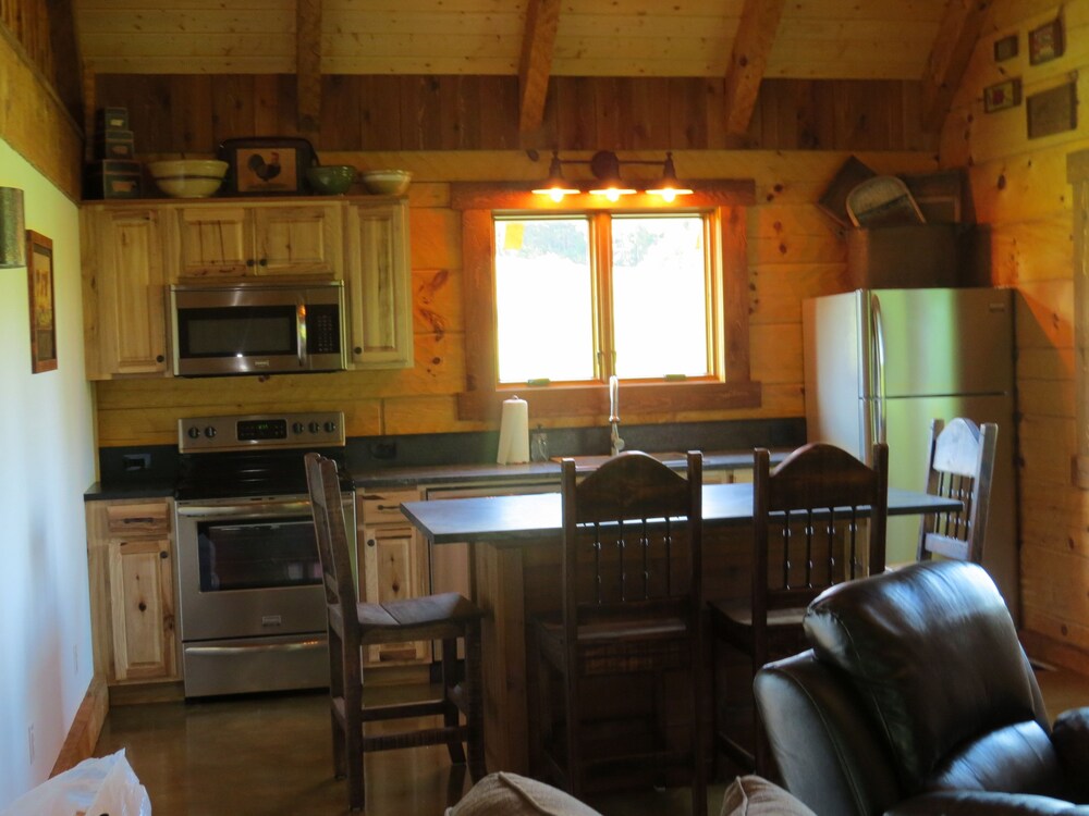 Southern Comfort Lakeside Cabin Resort - photo 14
