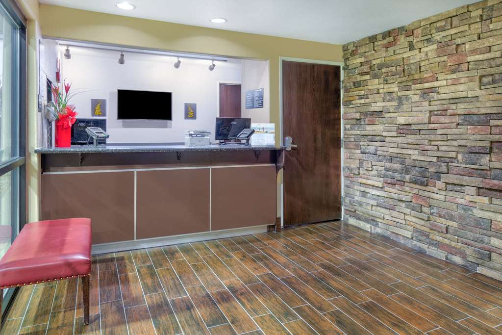 Super 8 by Wyndham New Braunfels I 35 - photo 4