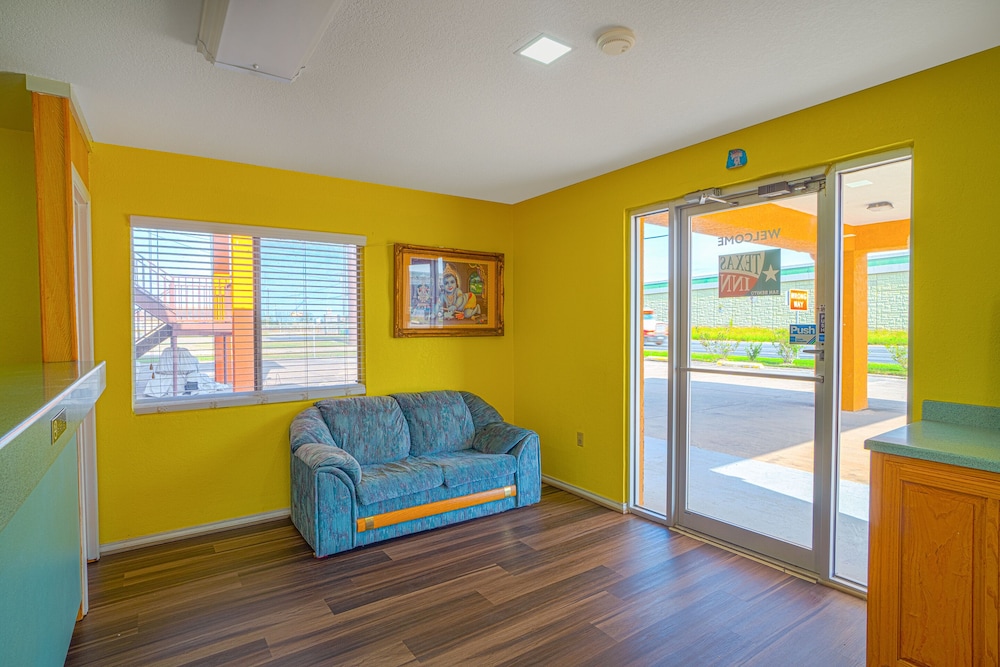 Texas Inn San Benito near Harlingen - photo 9