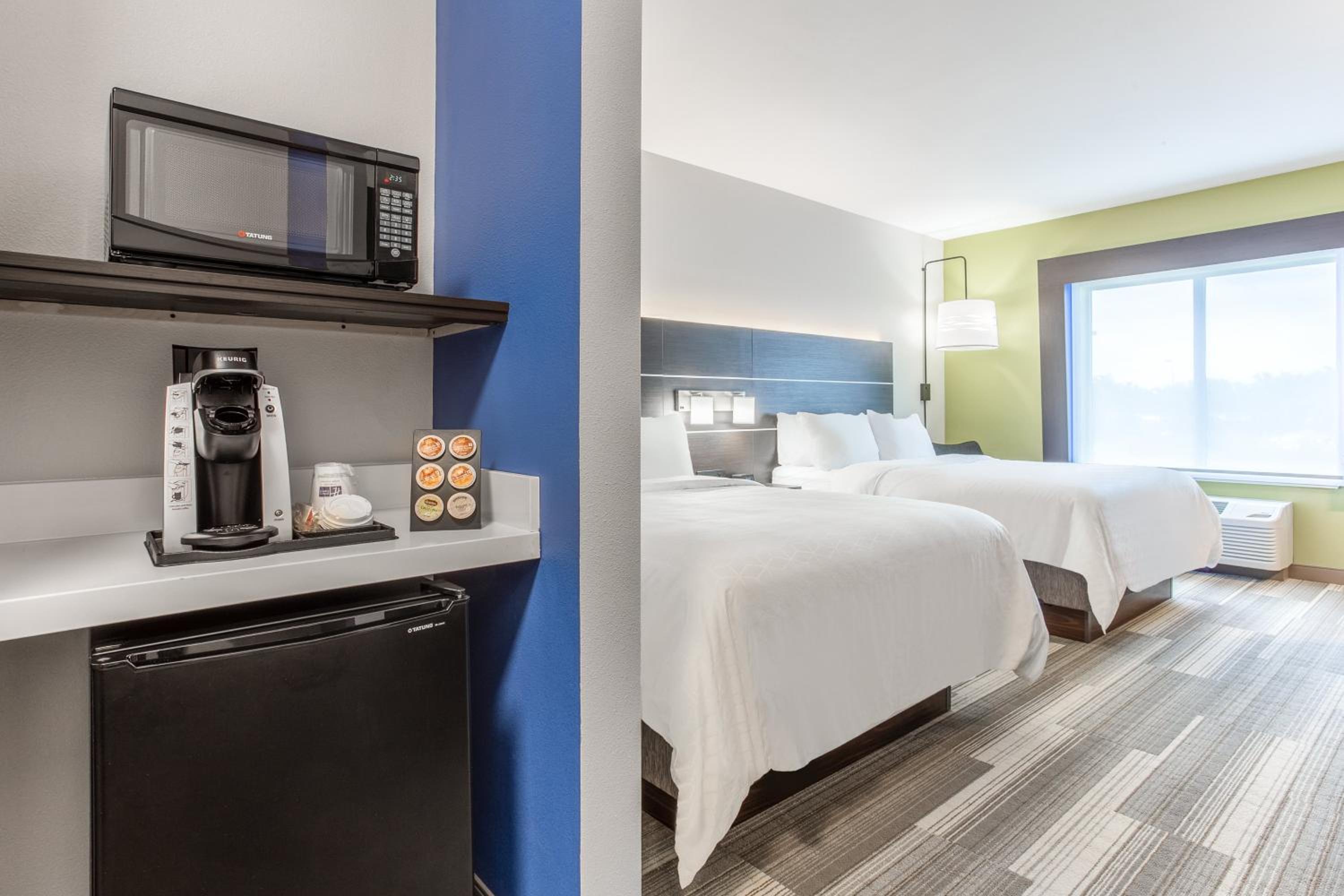 Holiday Inn Express & Suites Ottawa - photo 91