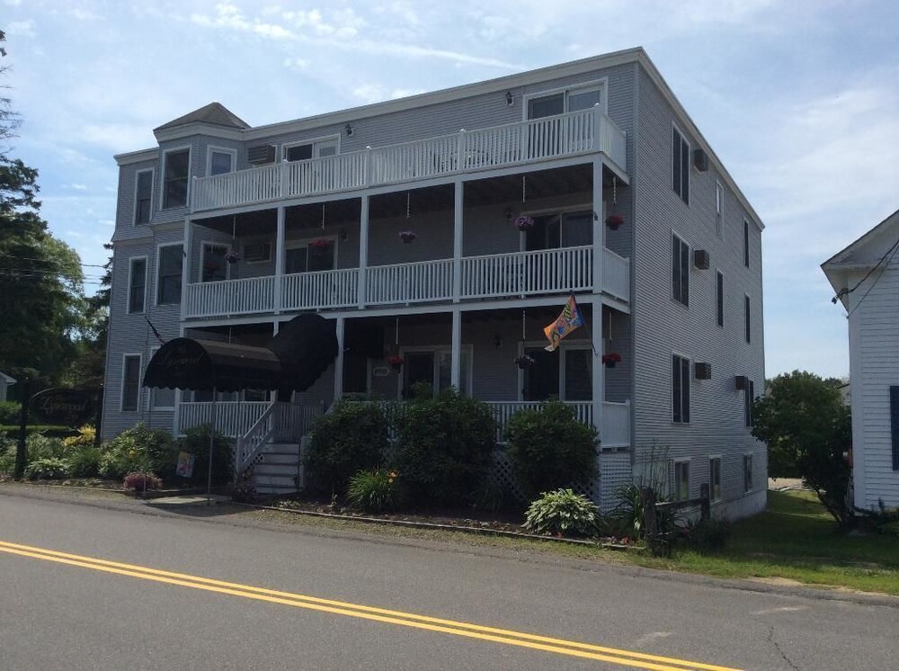The Lynwood Inn - photo 18