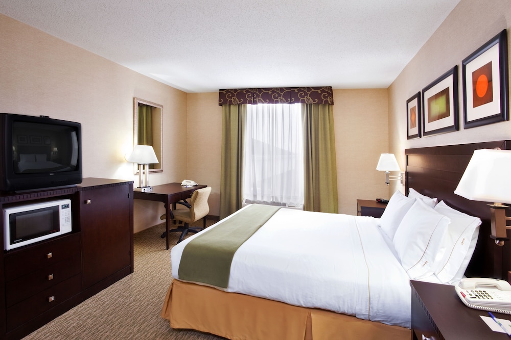 Holiday Inn Express Hotel & Suites Cleveland Streetsboro by IHG - photo 13