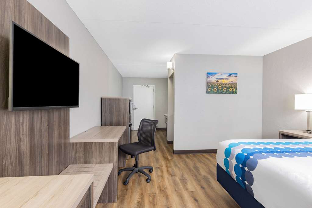 Wingate by Wyndham Wichita Airport - photo 15