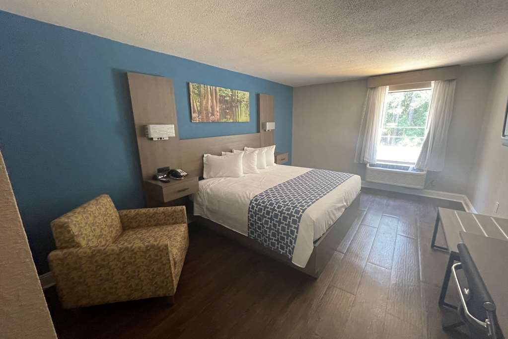 Wingate by Wyndham Columbia Fort Jackson - photo 15