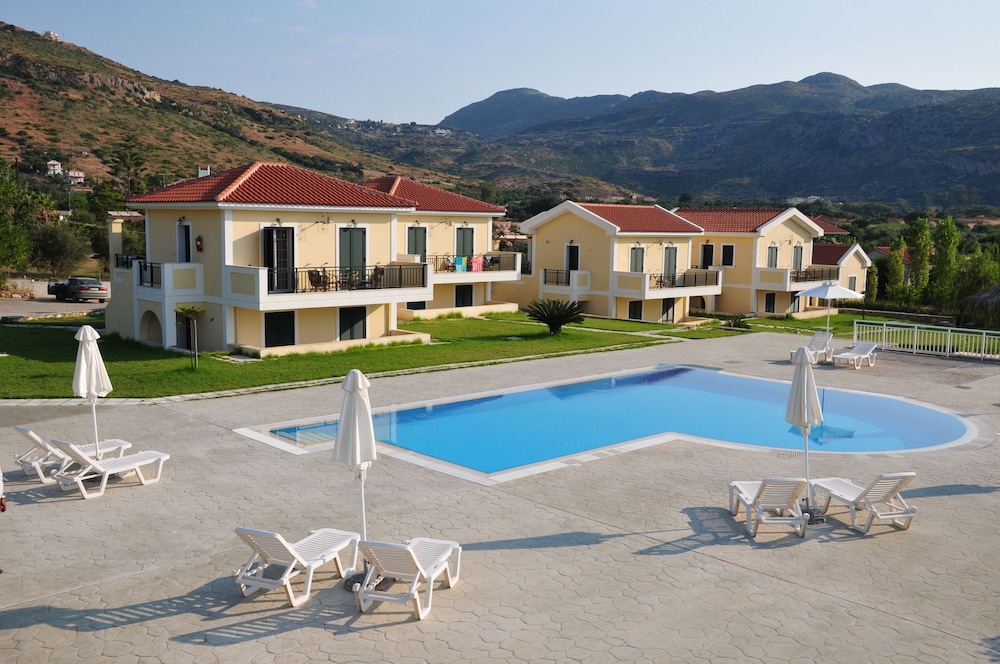 Captain's Villas — 4-Star Luxury Hotel in Kefalonia, Greece